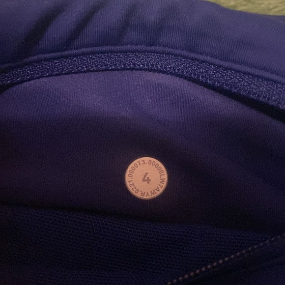 Lululemon Speed Up Shorts - Picture 4 of 5